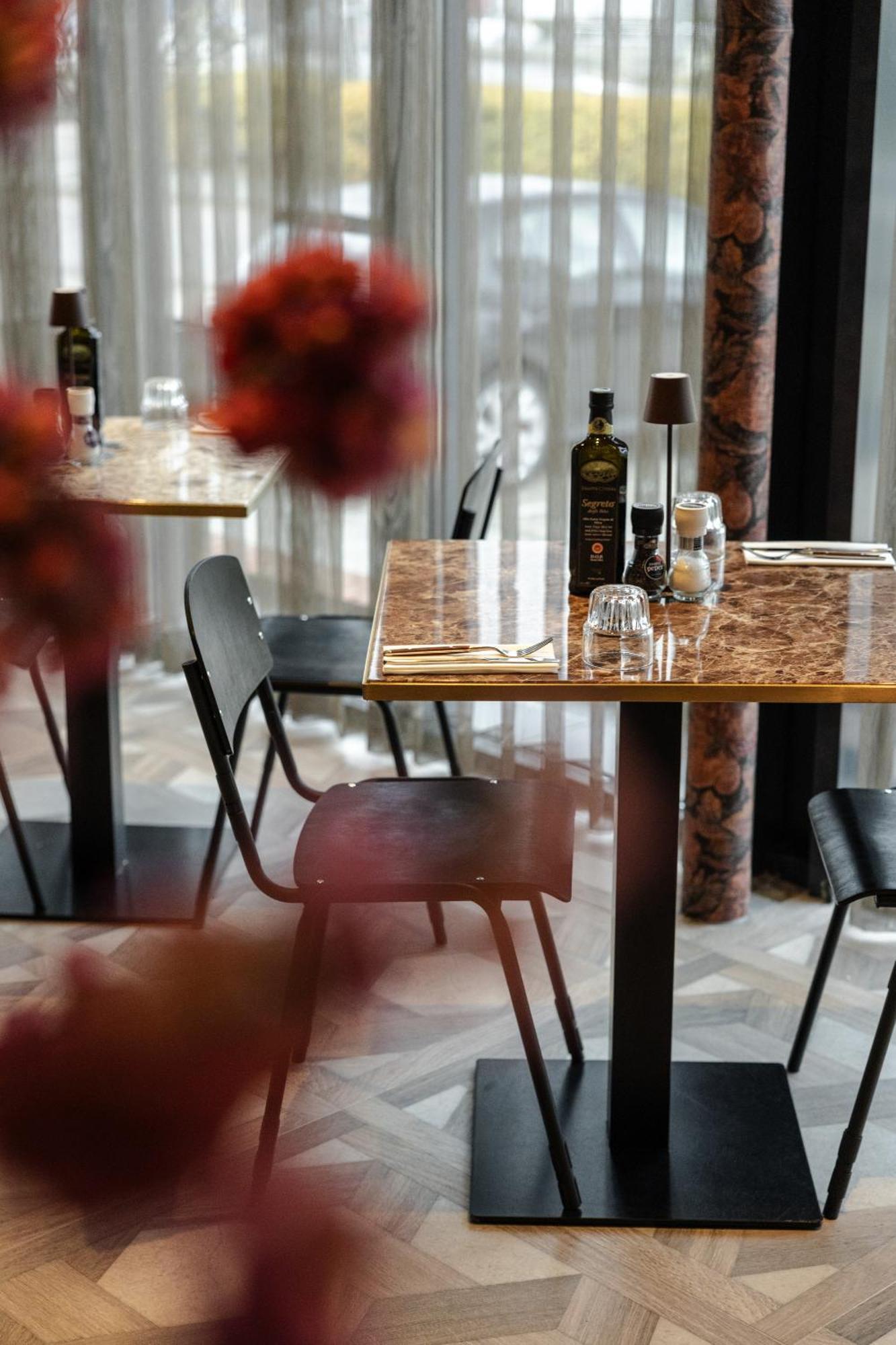 Hotel Twenty-Three Amsterdam Airport Hoofddorp Bagian luar foto